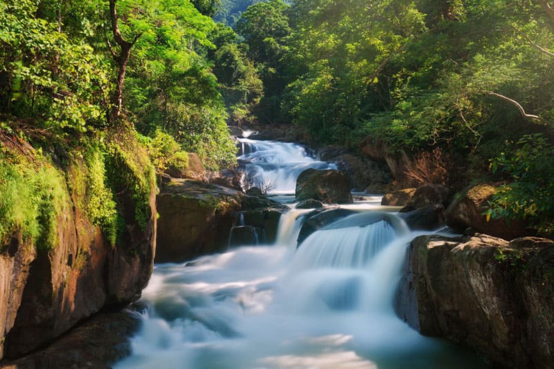 เช่ารถตู้ไปนครนายก น้ำตกนางรอง