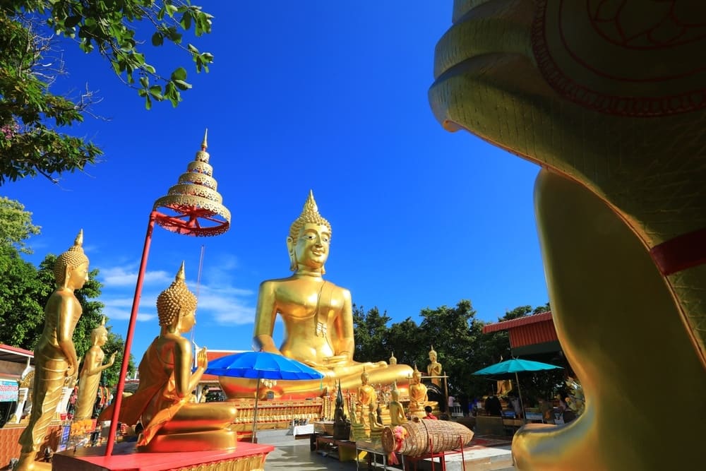 เช่ารถตู้ไปพัทยา วัดเขาพระใหญ่