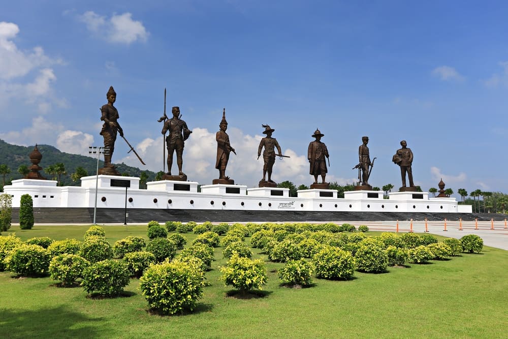 เช่ารถตู้ไปหัวหิน อุทยานราชภักดิ์